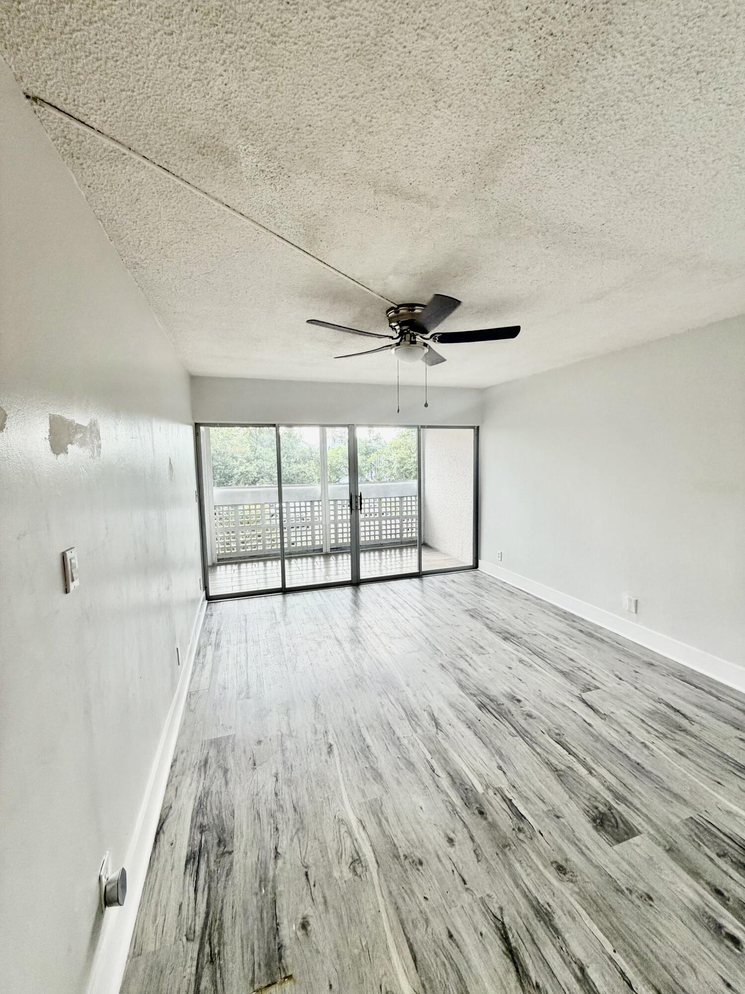 3301 SPANISH MOSS Terrace # 303, Lauderhill FL 33319