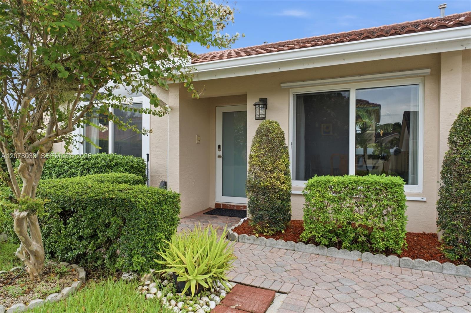 10887 SW 152nd Pl — Photo 2