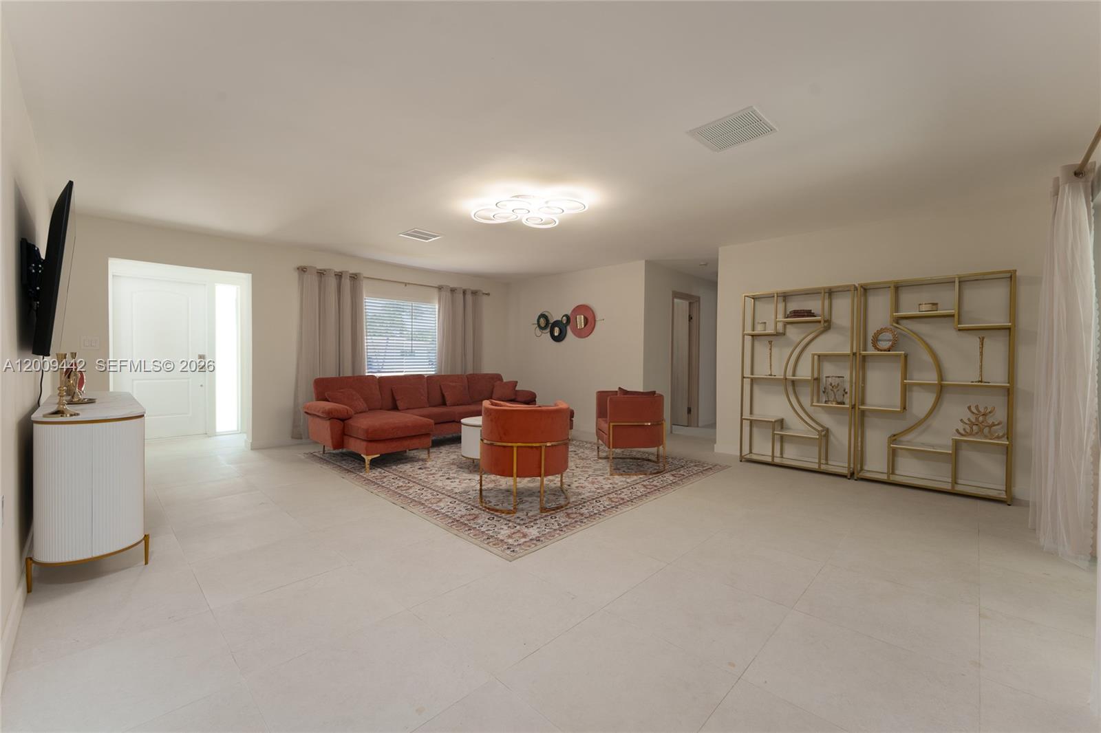5419 NE 22nd Ave — Photo 3