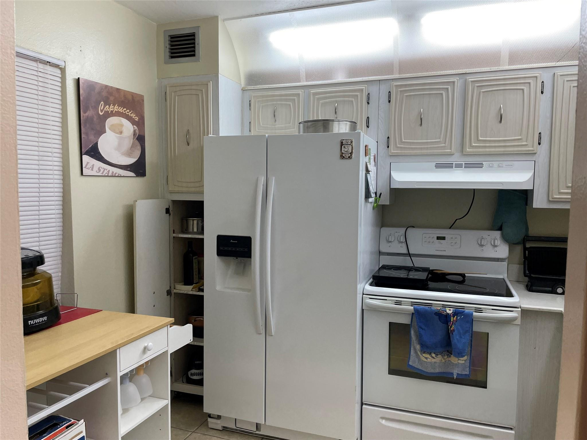 2821 Somerset Drive # 118 — Photo 2