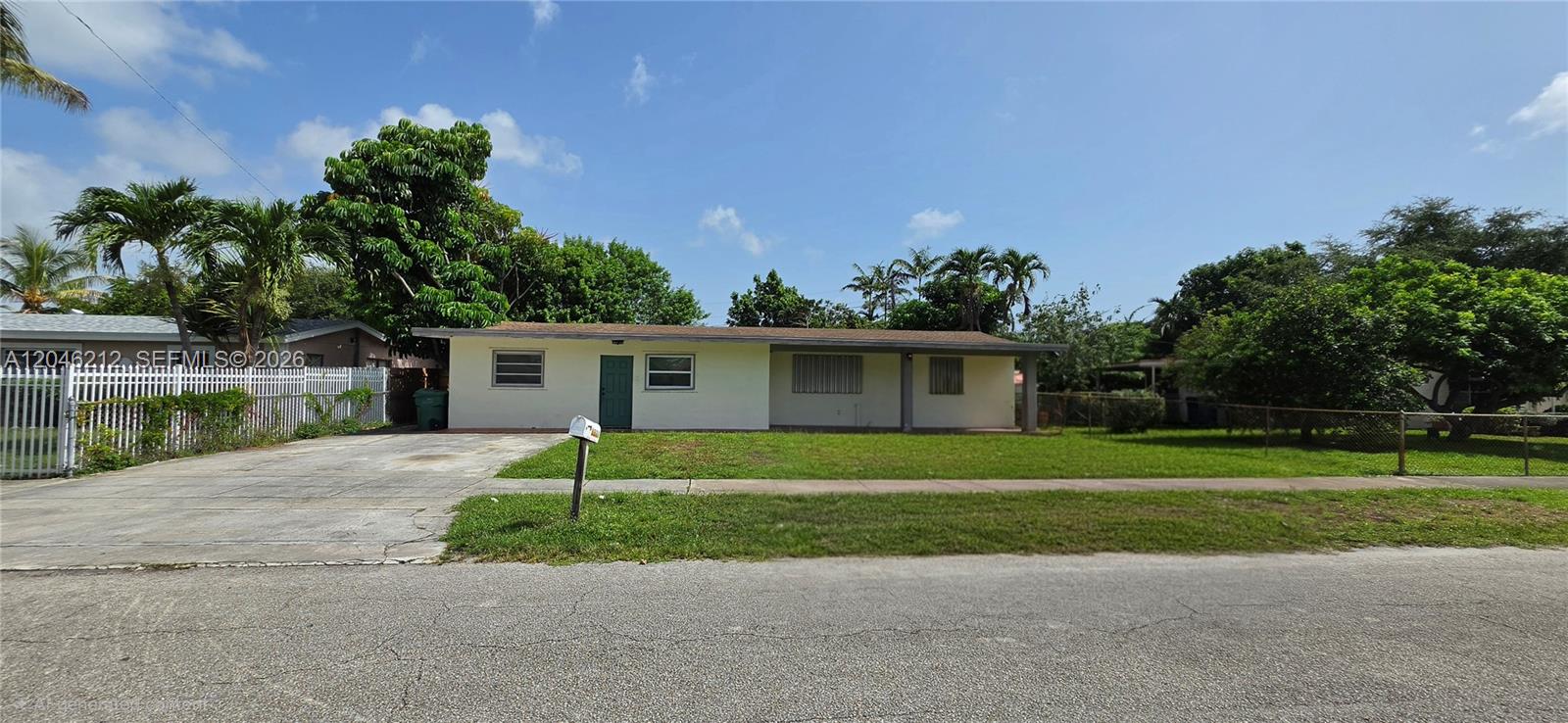 1331 NE 211th St, Miami FL 33179