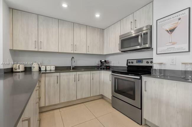 7525 E Treasure Dr # 914 View 10