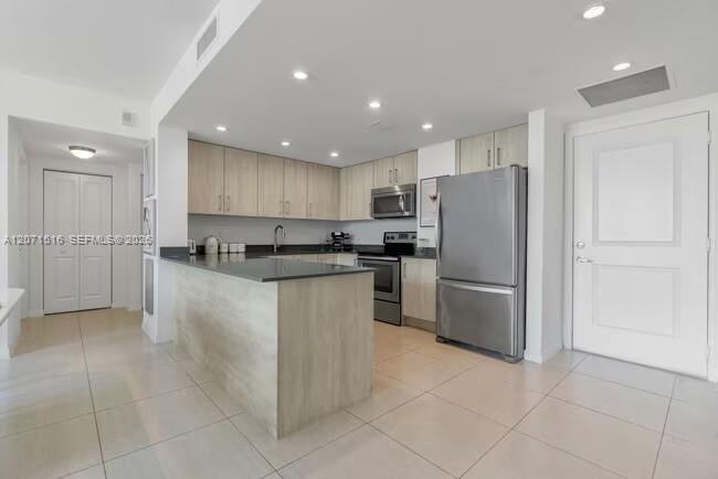 7525 E Treasure Dr # 914 View 11