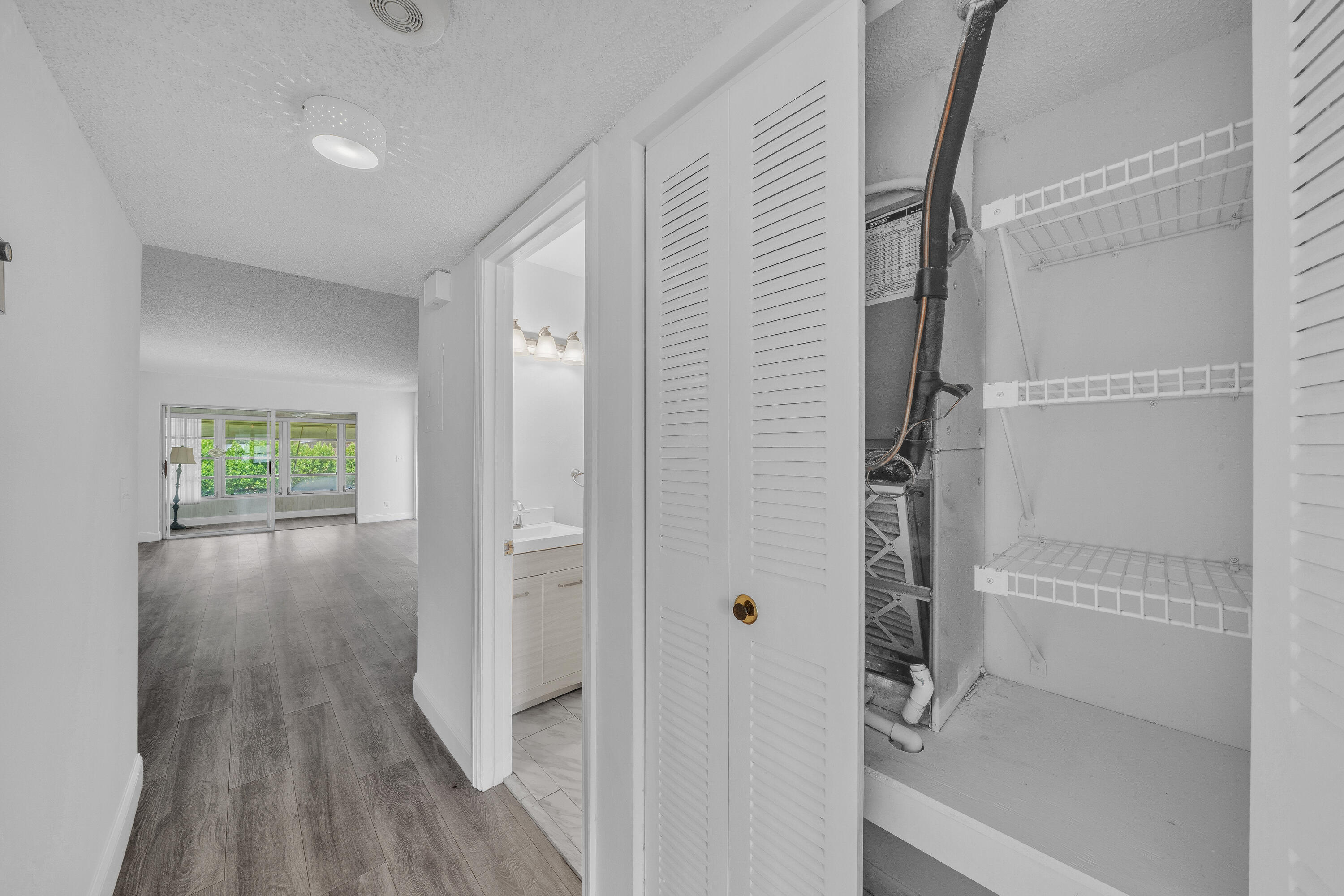 4550 NW 4TH Street # B — Photo 3