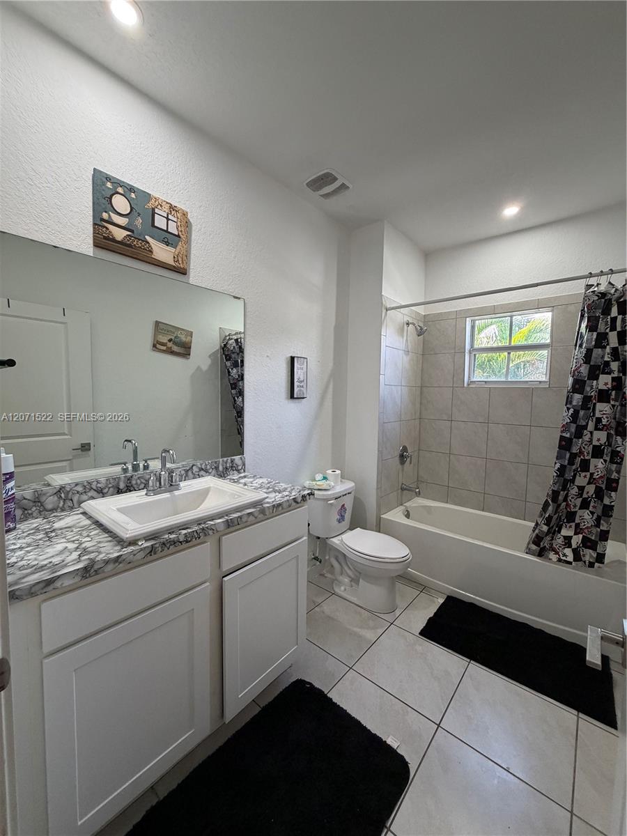 548 NE 5th Way View 13