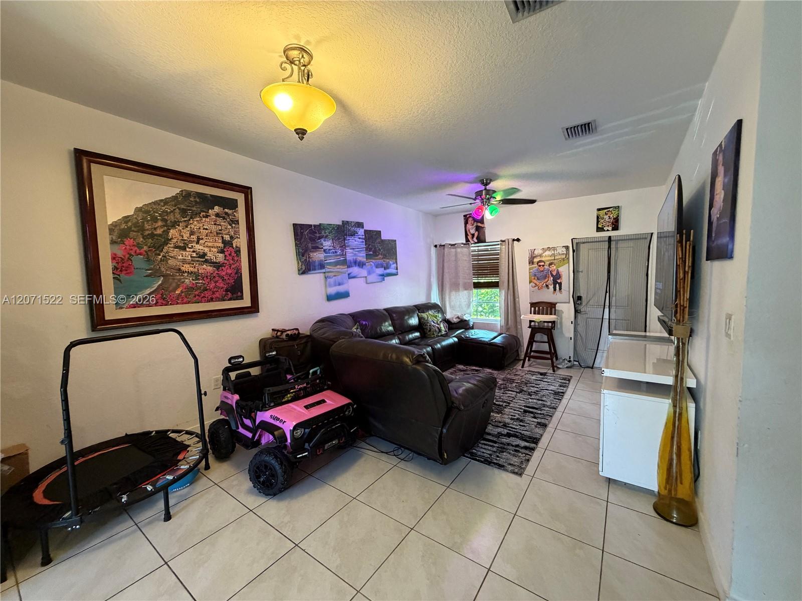 548 NE 5th Way View 2