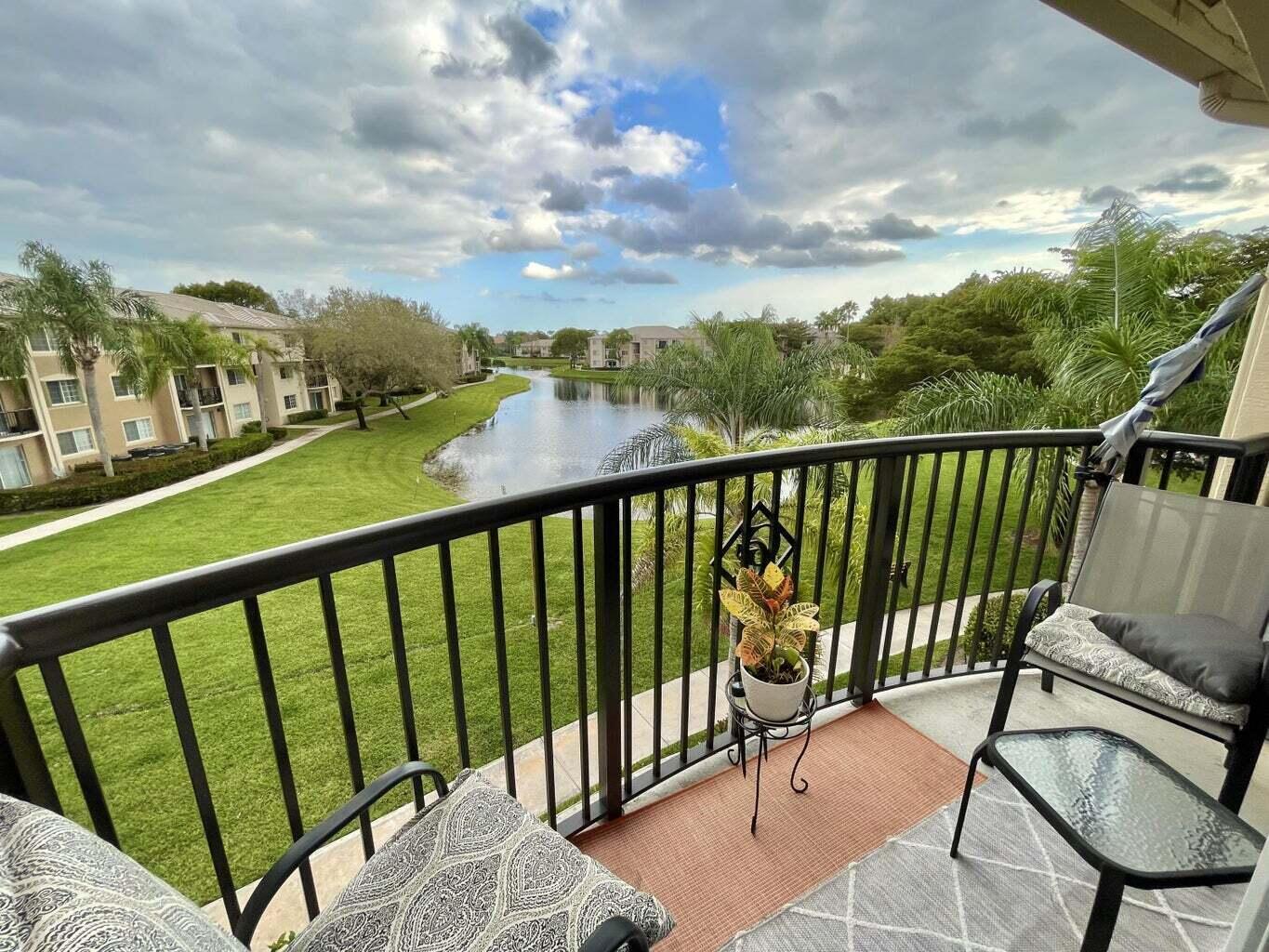300 CRESTWOOD Court N # 309, Royal Palm Beach FL 33411