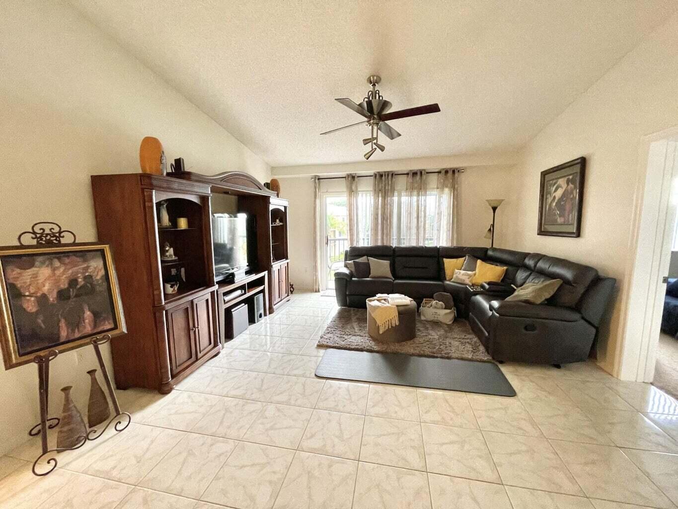 300 CRESTWOOD Court N # 309 — Photo 4
