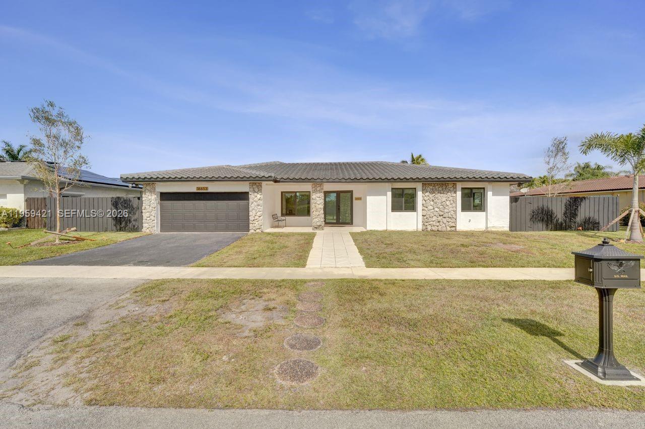 16653 Golfview Dr, Weston FL 33326