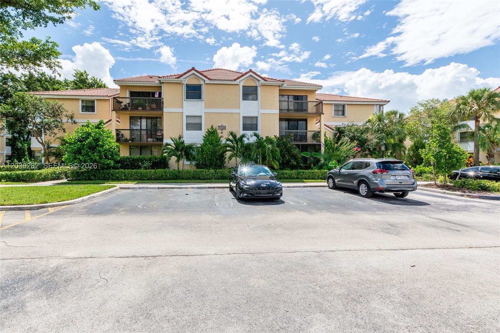 5721 Riverside Dr # 202B5, Coral Springs FL 33067