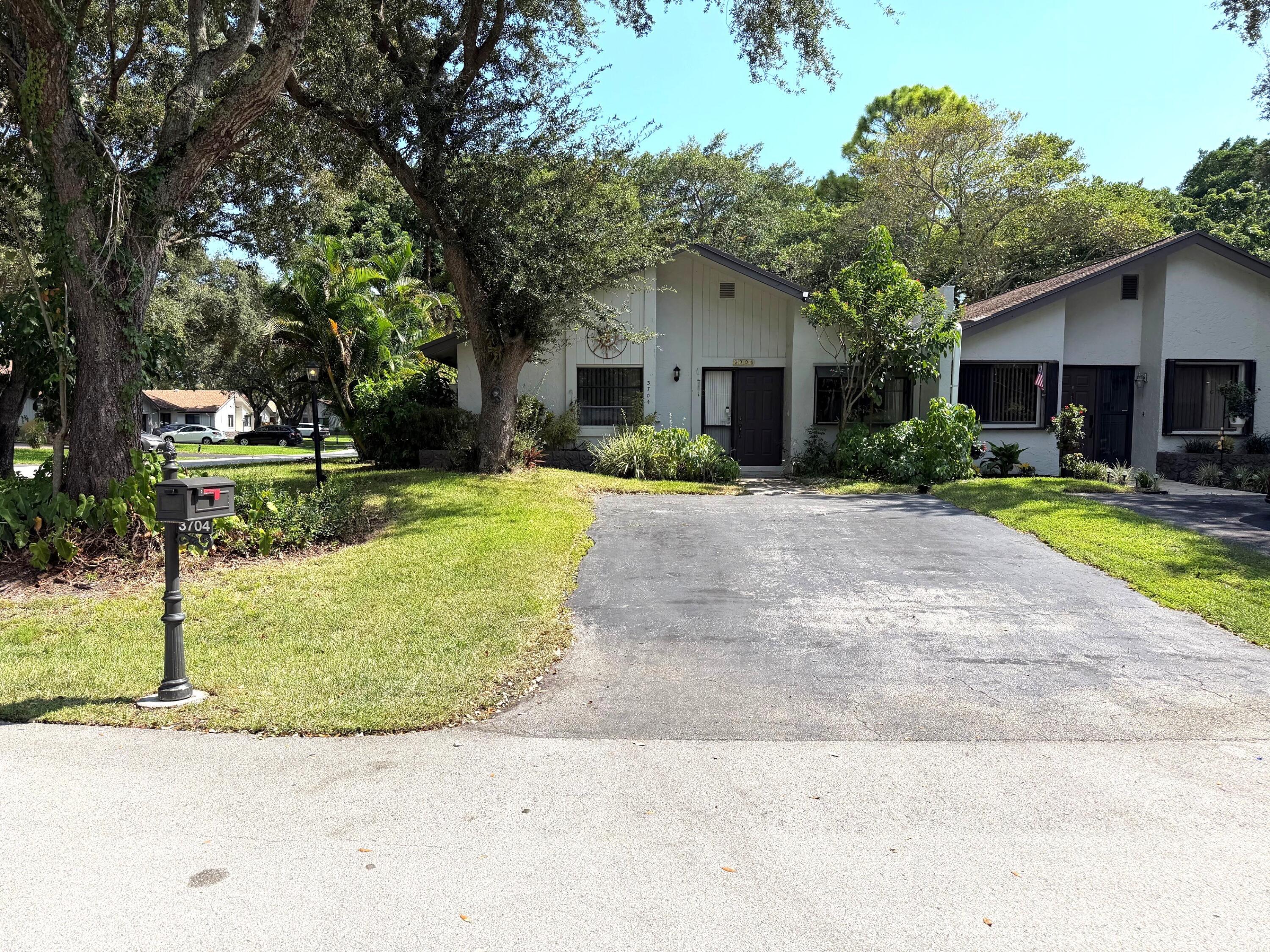 3704 Arelia Drive N, Delray Beach FL 33445