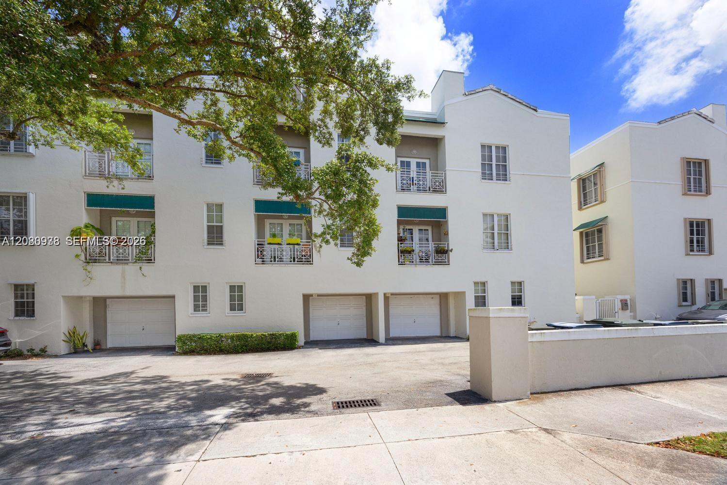 5801 SW 74th Ter # 3 — Photo 3