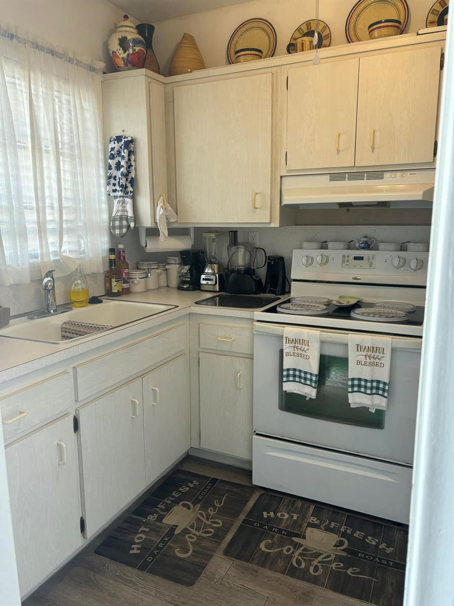 331 SW 8TH ST KITCHEN 1