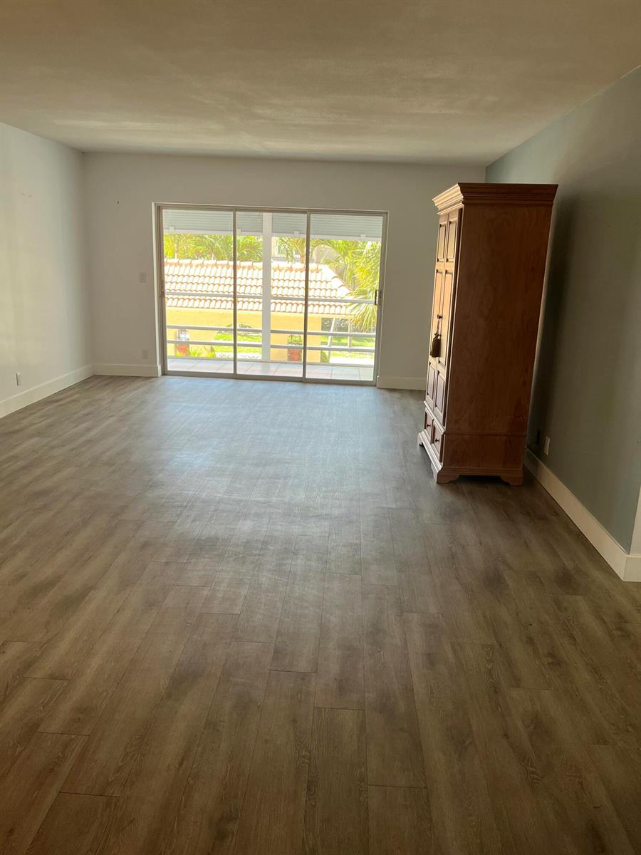 331 SW 8TH ST LIVING AREA2