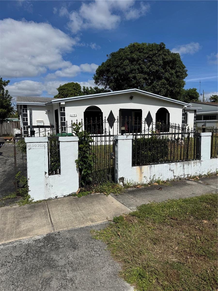 1251 NW 190th St, Miami Gardens FL 33169