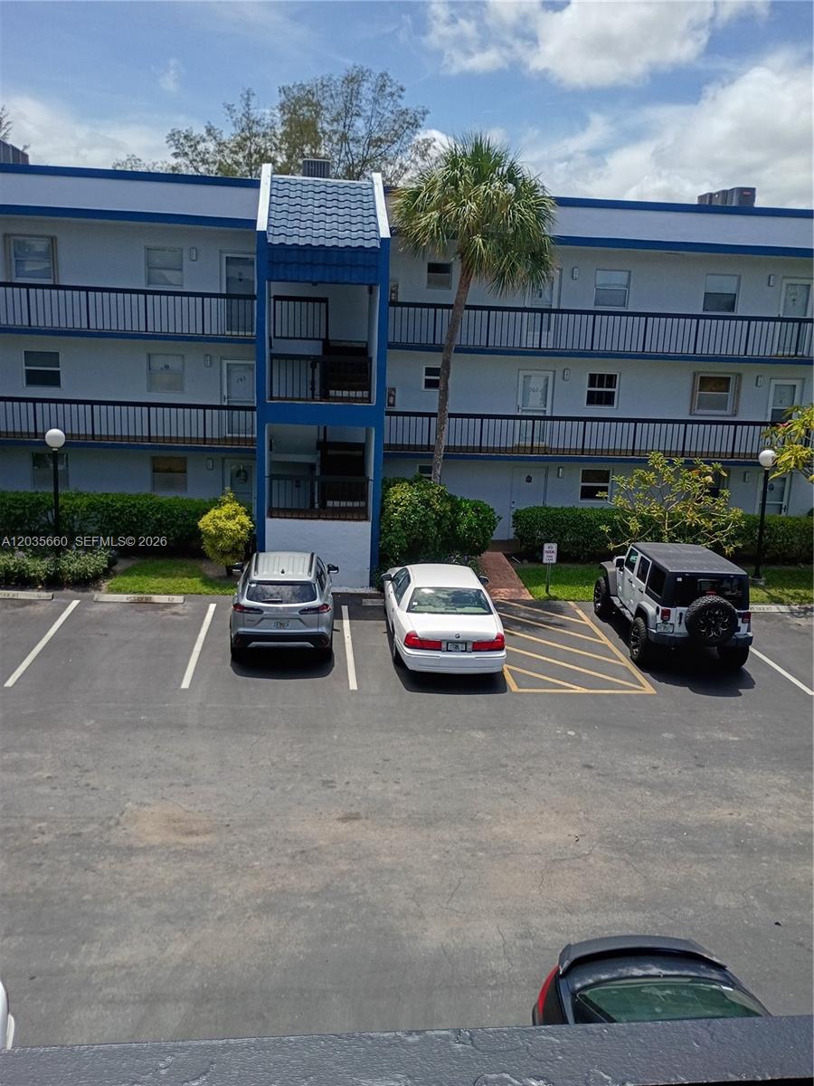 3040 Holiday Springs Blvd # 311, Margate FL 33063