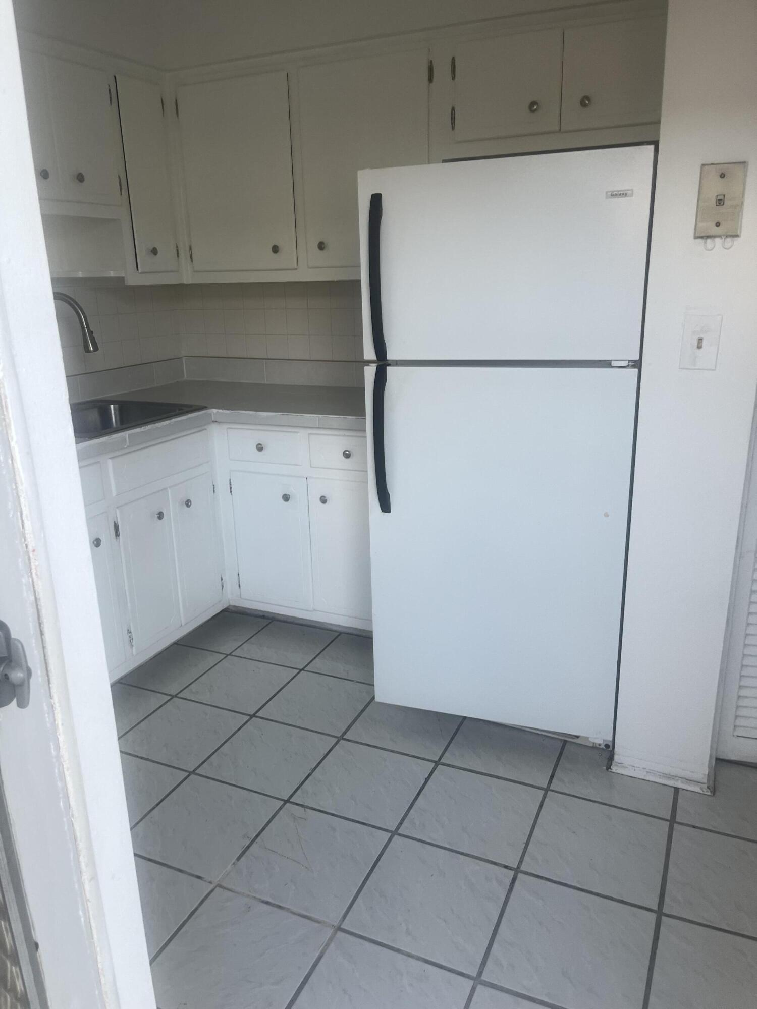 707 S 19TH Avenue # 4 — Photo 4