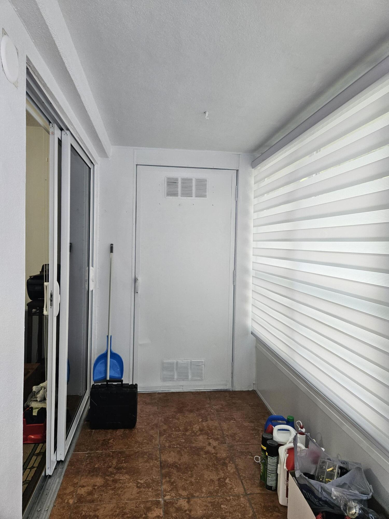 120 WESTBURY E # 120 — Photo 5