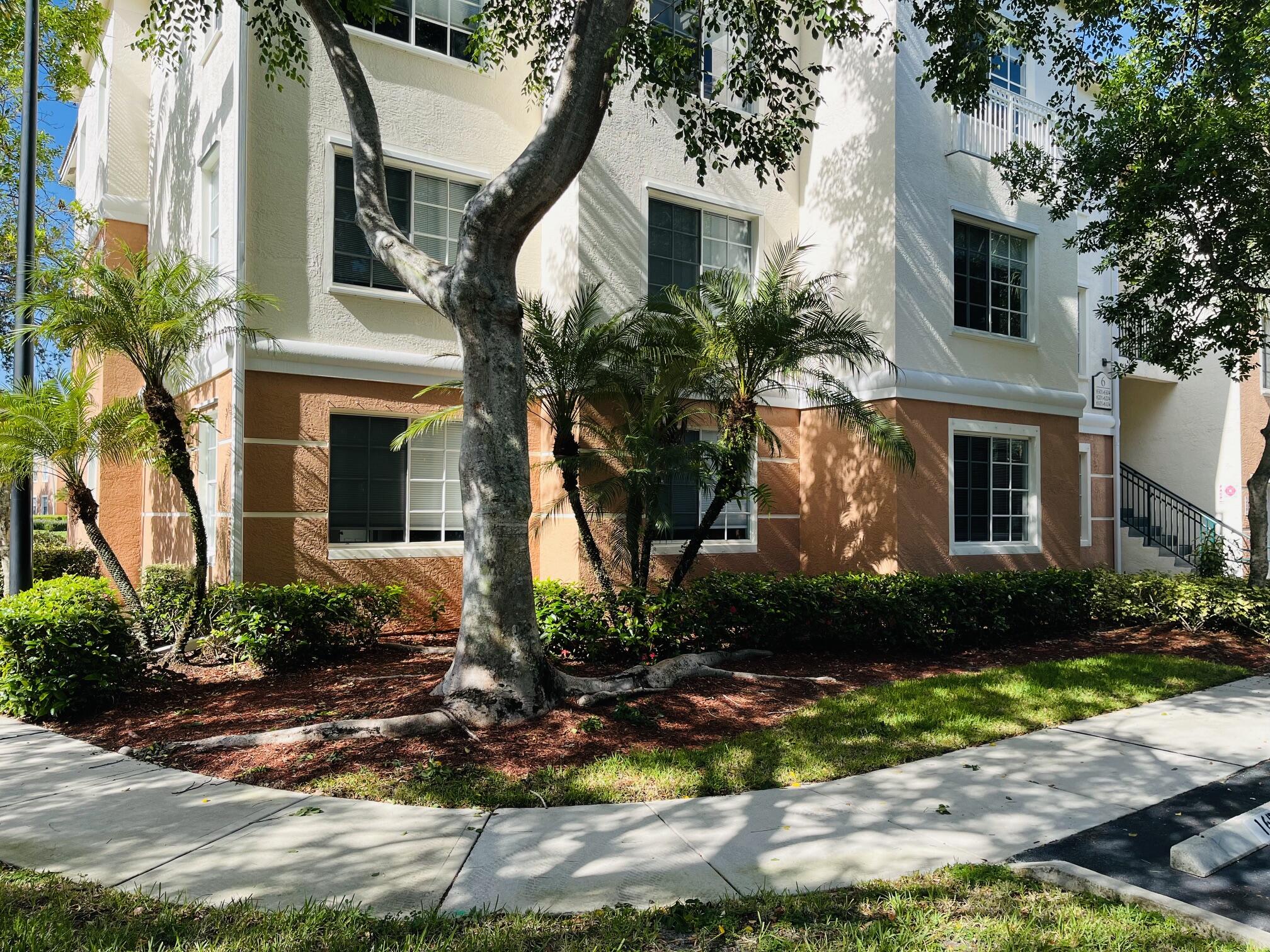 6101 Myrtlewood Circle W, Palm Beach Gardens FL 33418