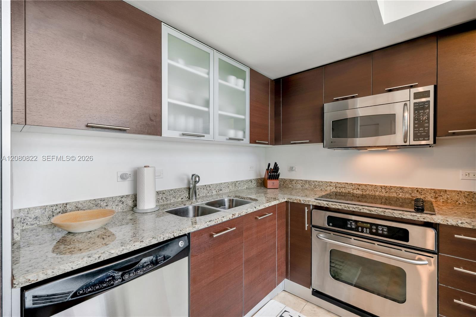 41 SE 5th St # 1607 — Photo 3