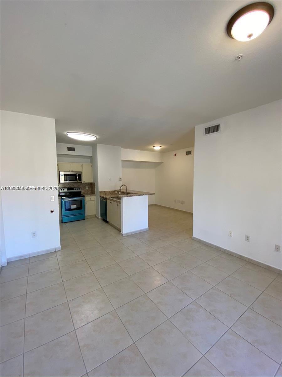 7240 NW 114th Ave # 305 — Photo 5