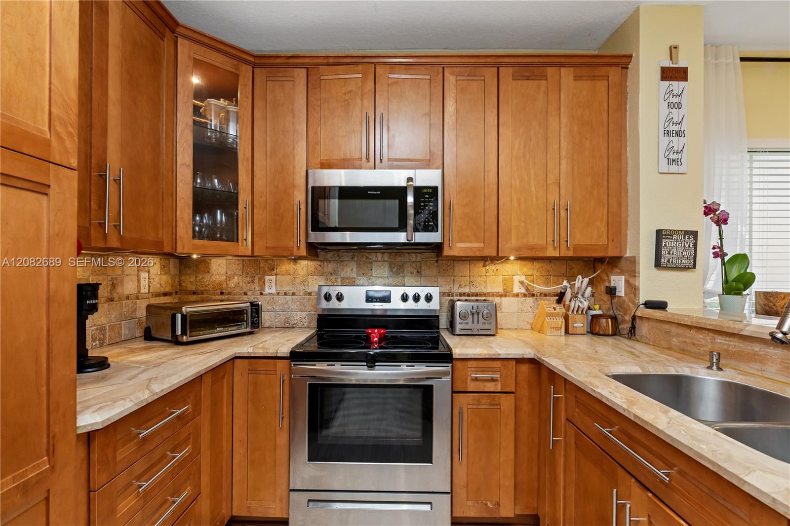 5741 Isles Cir — Photo 4
