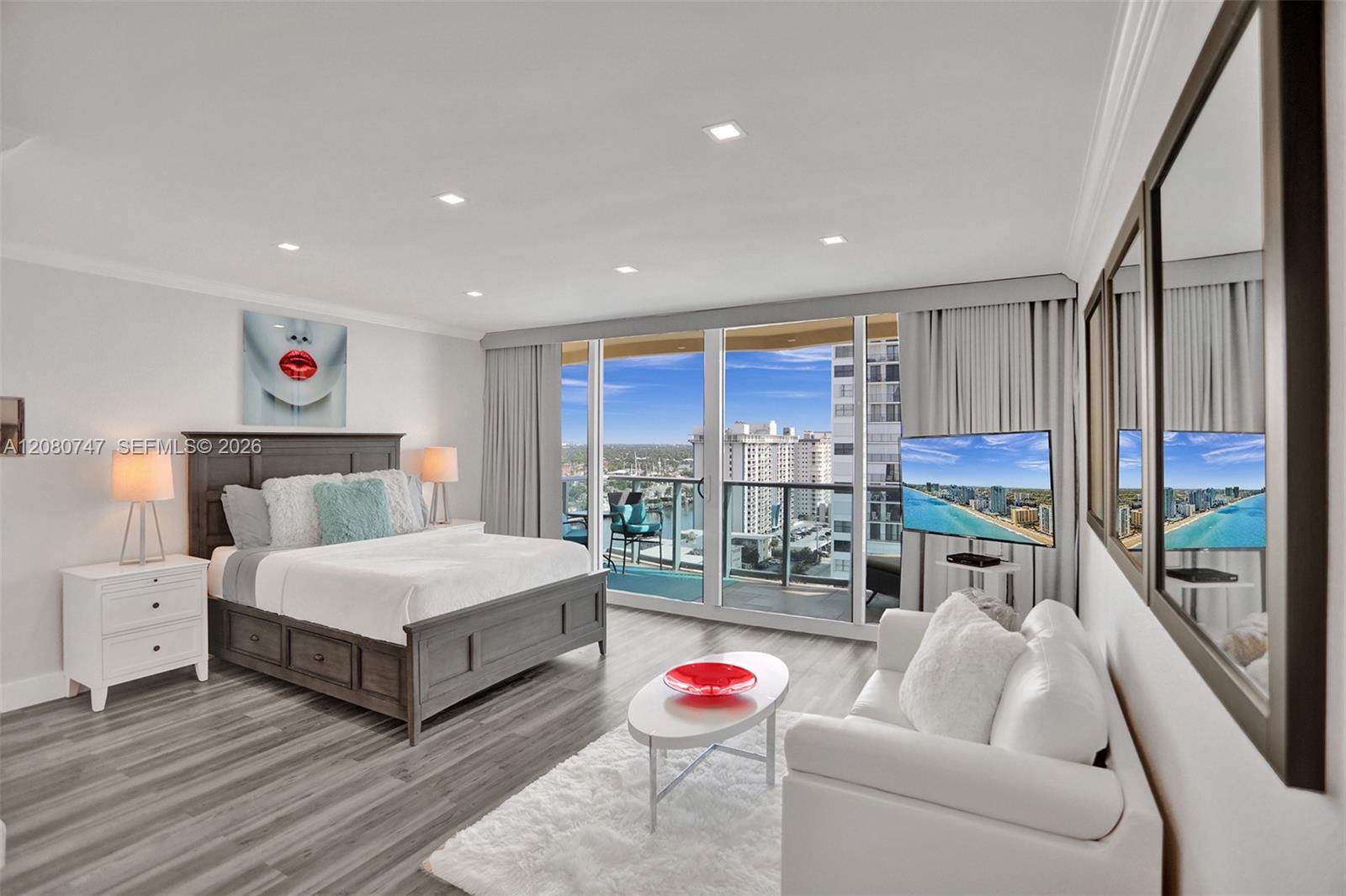 2501 S Ocean Dr — Photo 2