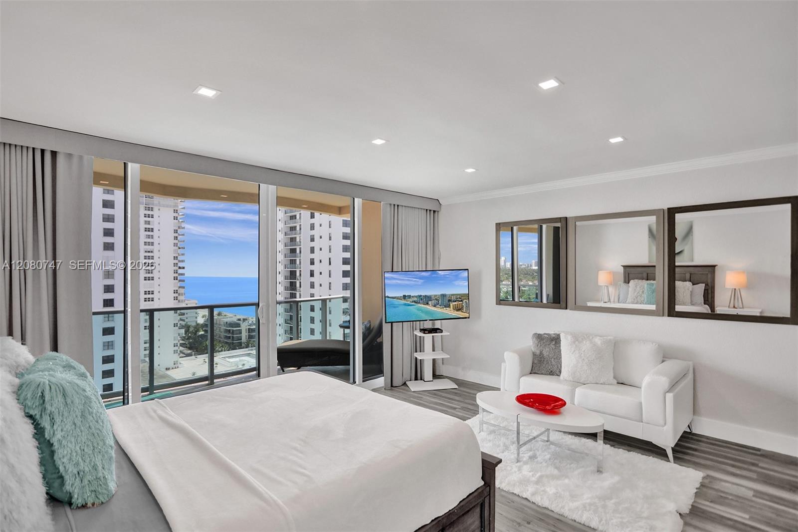 2501 S Ocean Dr — Photo 3