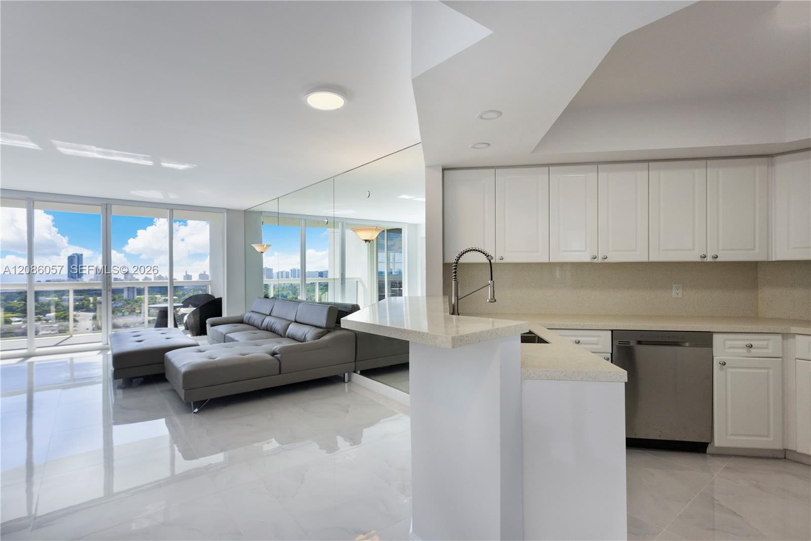 1800 Sunset Harbour Dr # 2215 — Photo 5