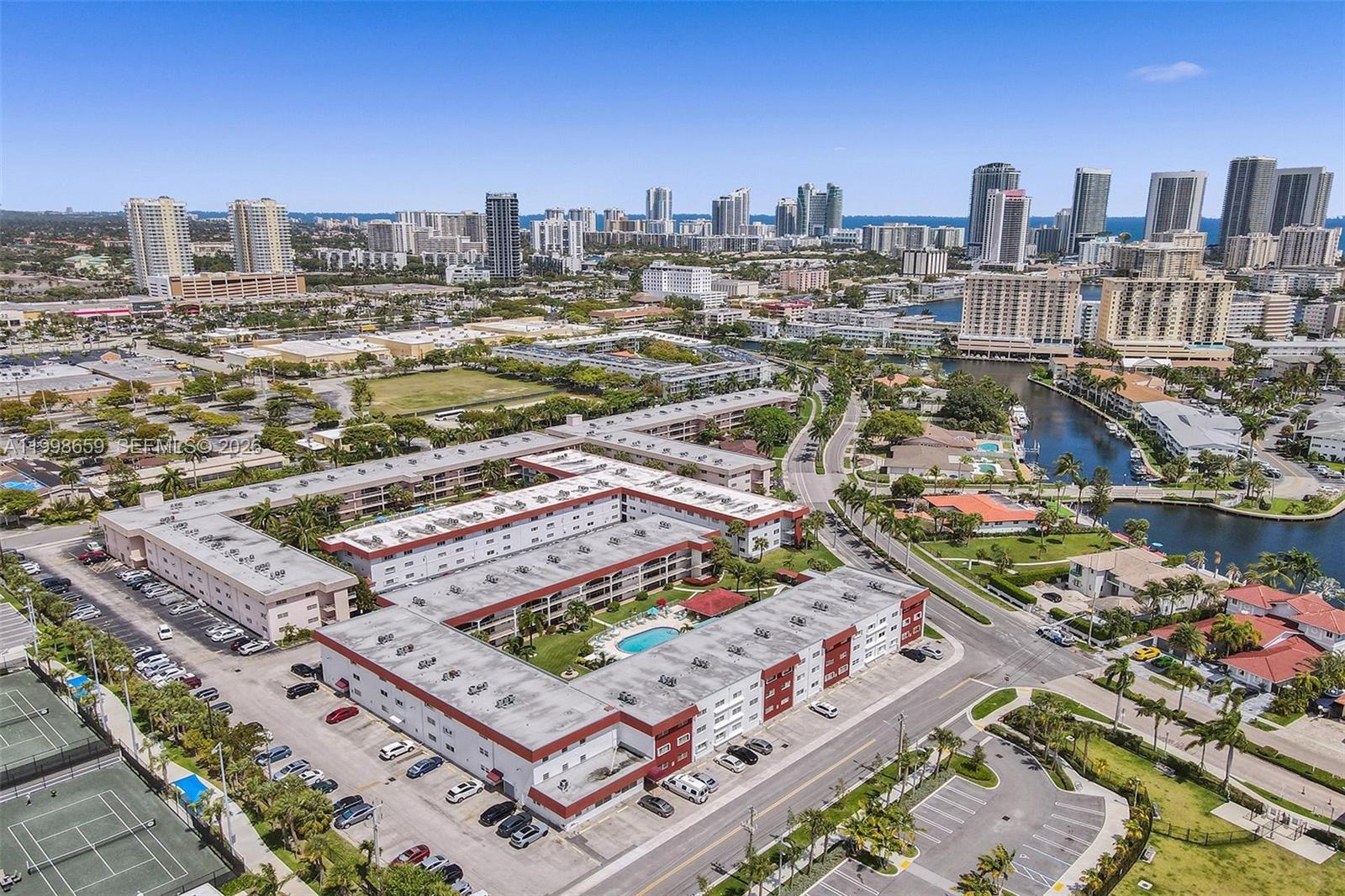 580 Egret Dr # 212, Hallandale Beach FL 33009