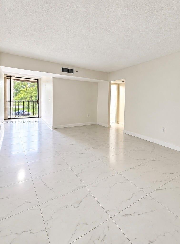 8760 SW 133rd Ave Rd # 302 — Photo 2