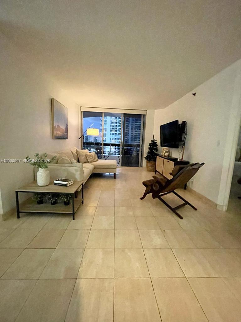 3600 Mystic Pointe dr # 1010, Aventura FL 33180