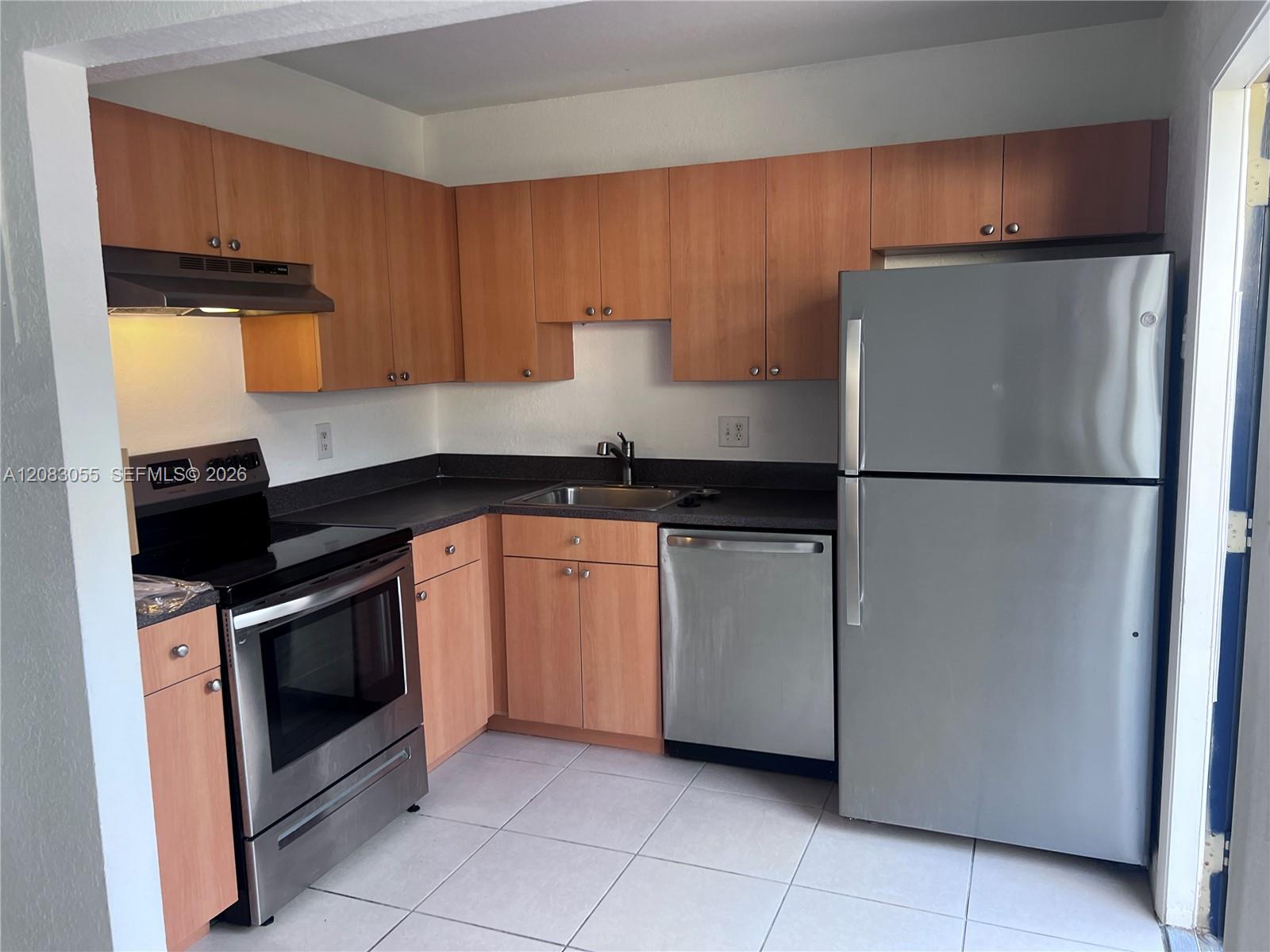 4651 NW 9th Dr # 4651 — Photo 3