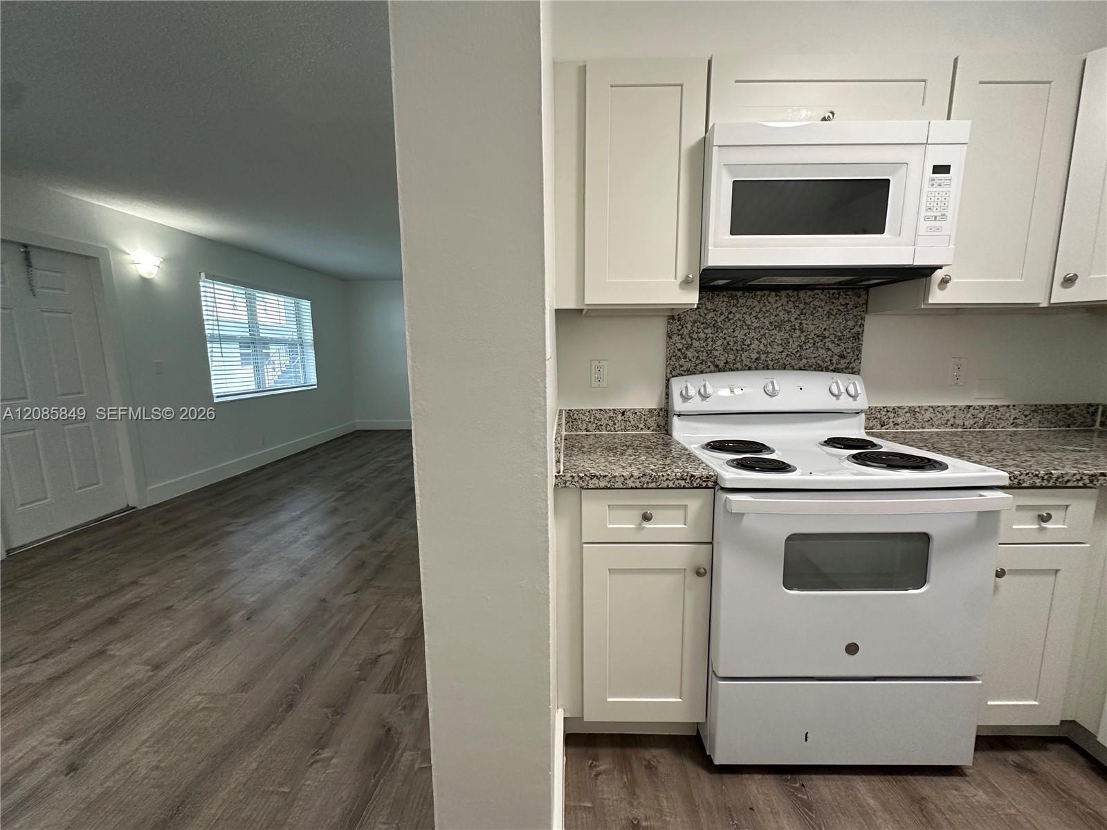 2500 Johnson St # 8 — Photo 5