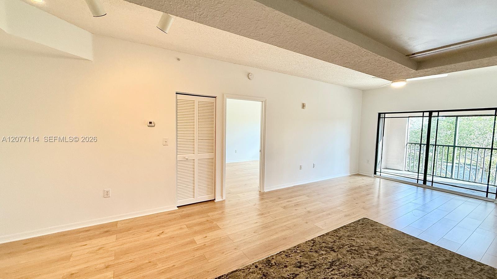 2806 Veronia Dr # 303 — Photo 3