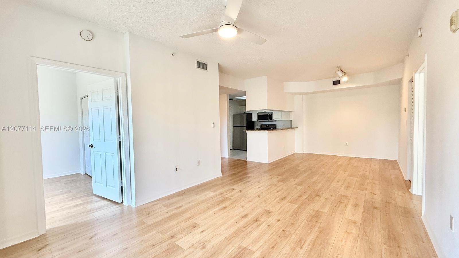 2806 Veronia Dr # 303 — Photo 5