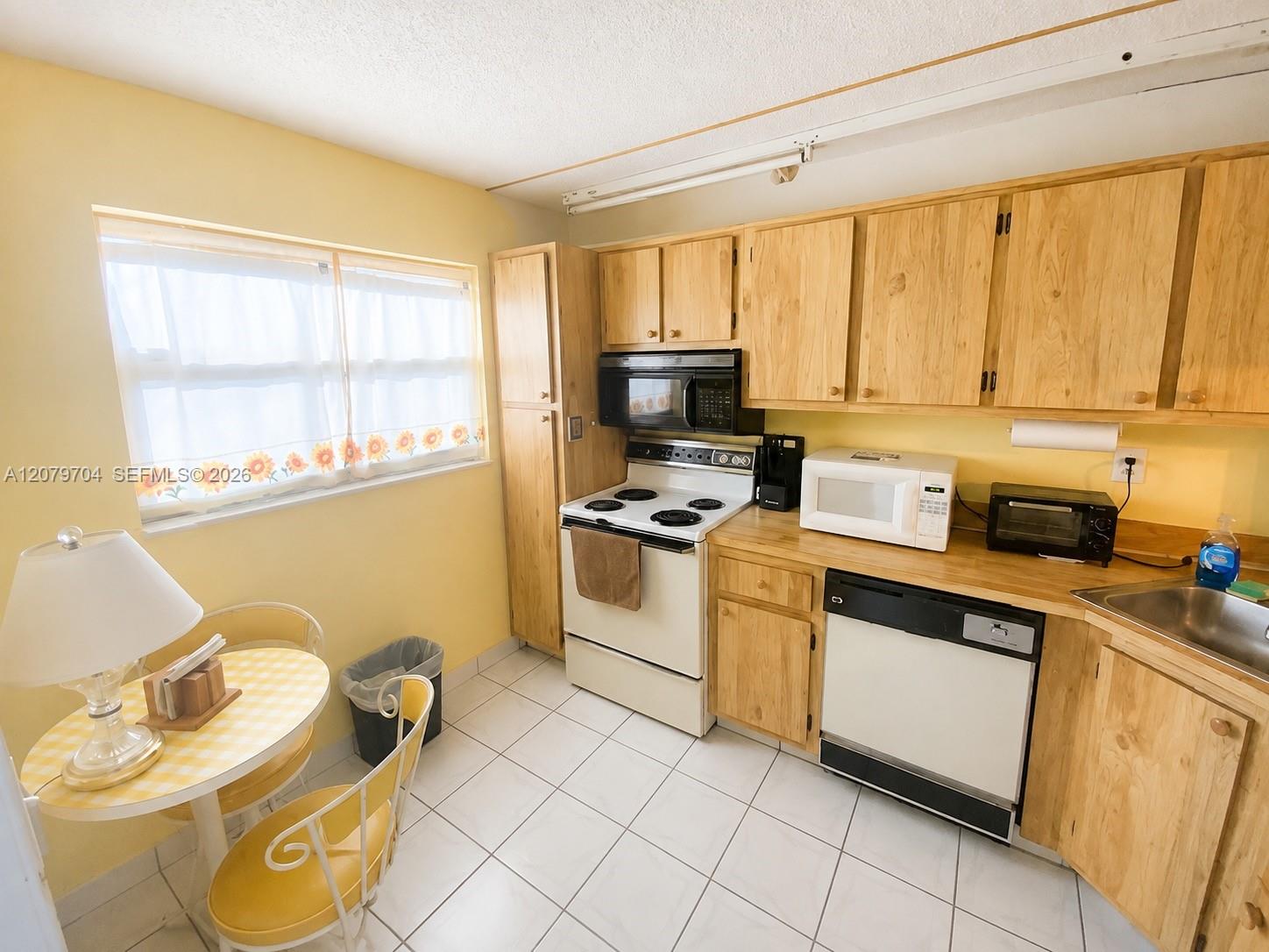 1751 NW 75th Ave # 303 — Photo 2