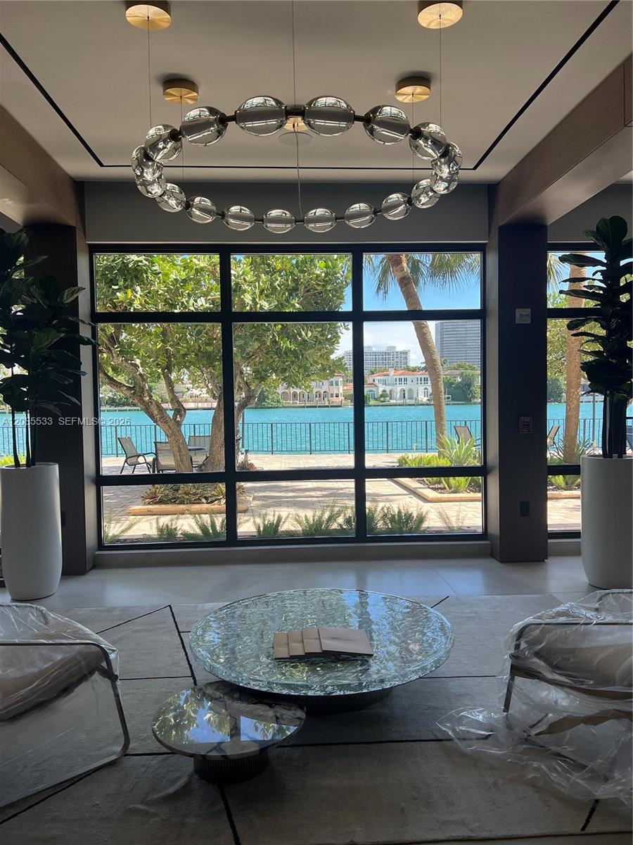 10101 E Bay Harbor Dr # 301 — Photo 4