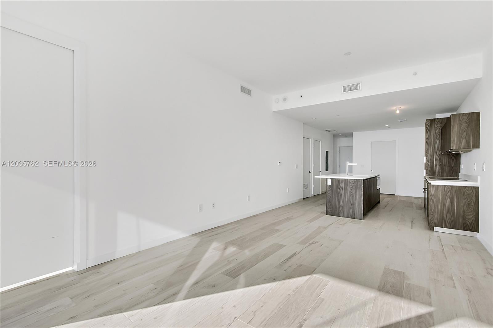 480 NE 31st St # 904 View 10