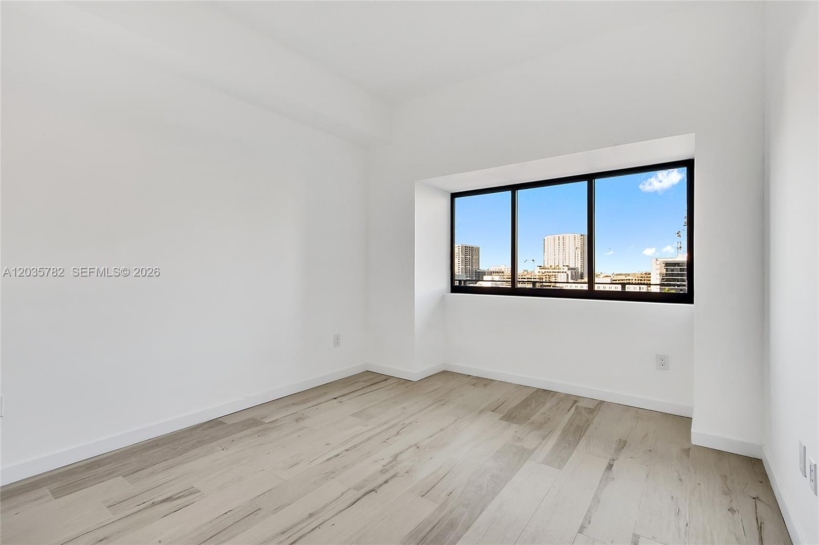 480 NE 31st St # 904 View 13