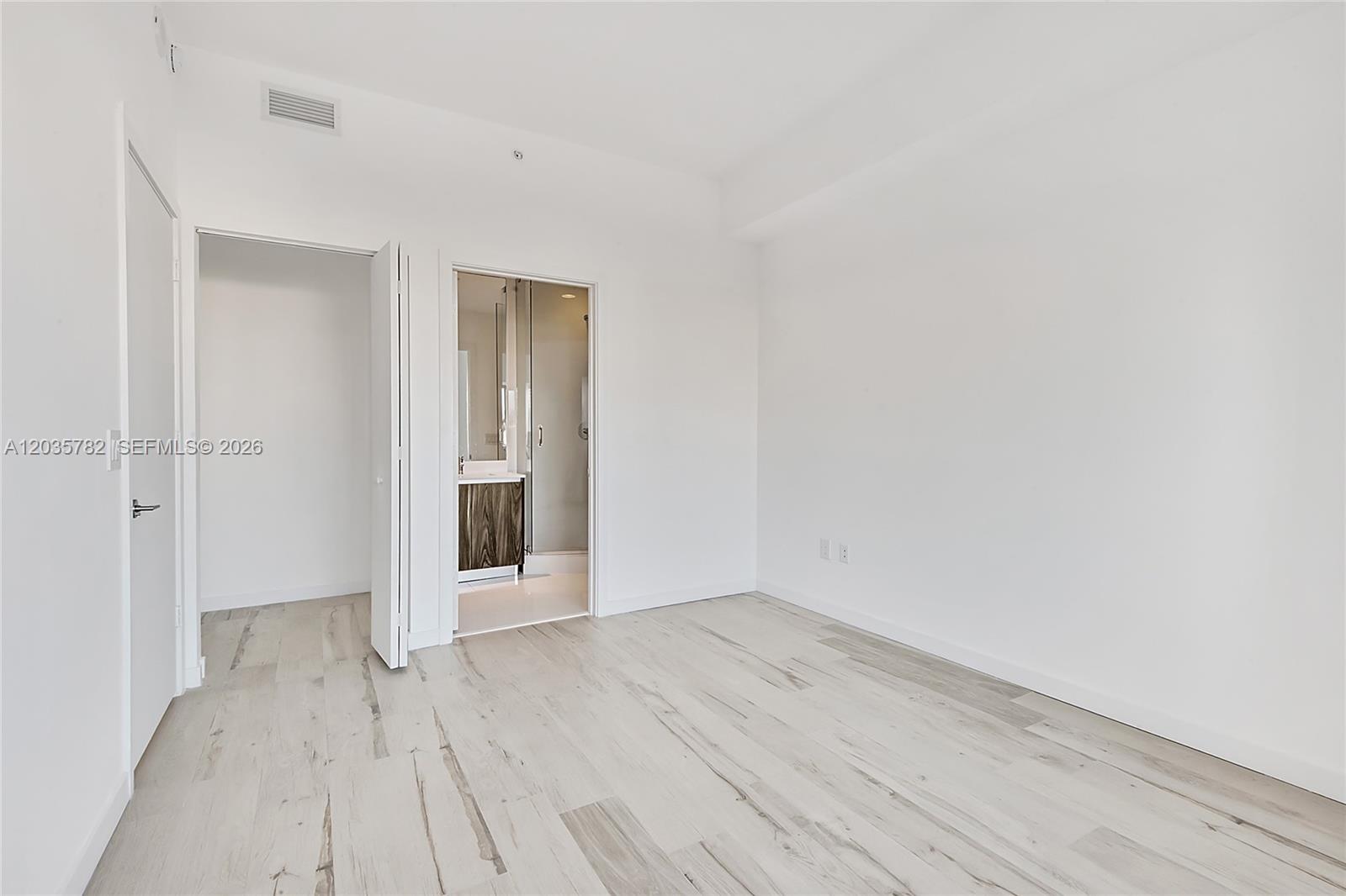 480 NE 31st St # 904 View 14