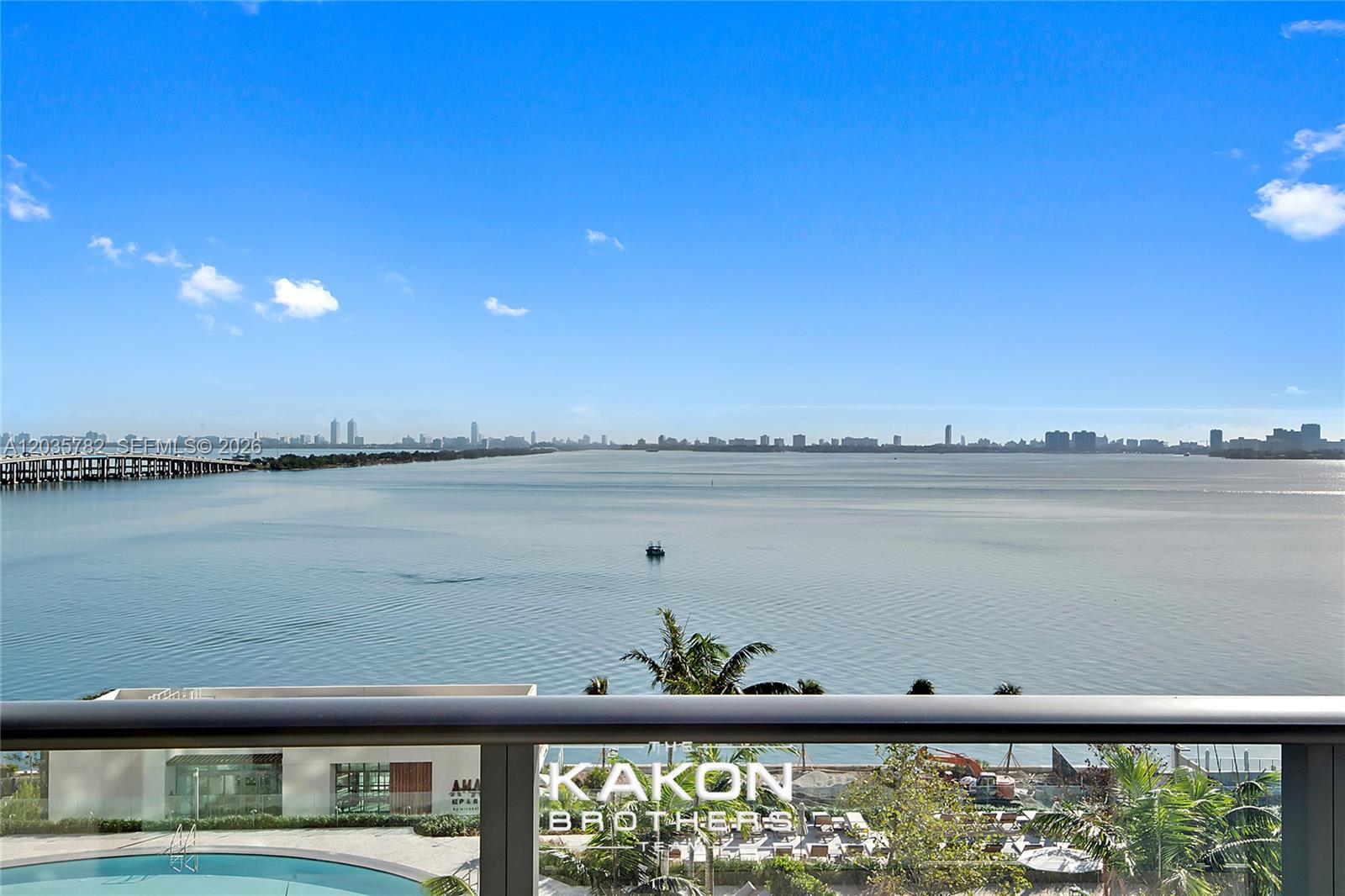 480 NE 31st St # 904 View 9