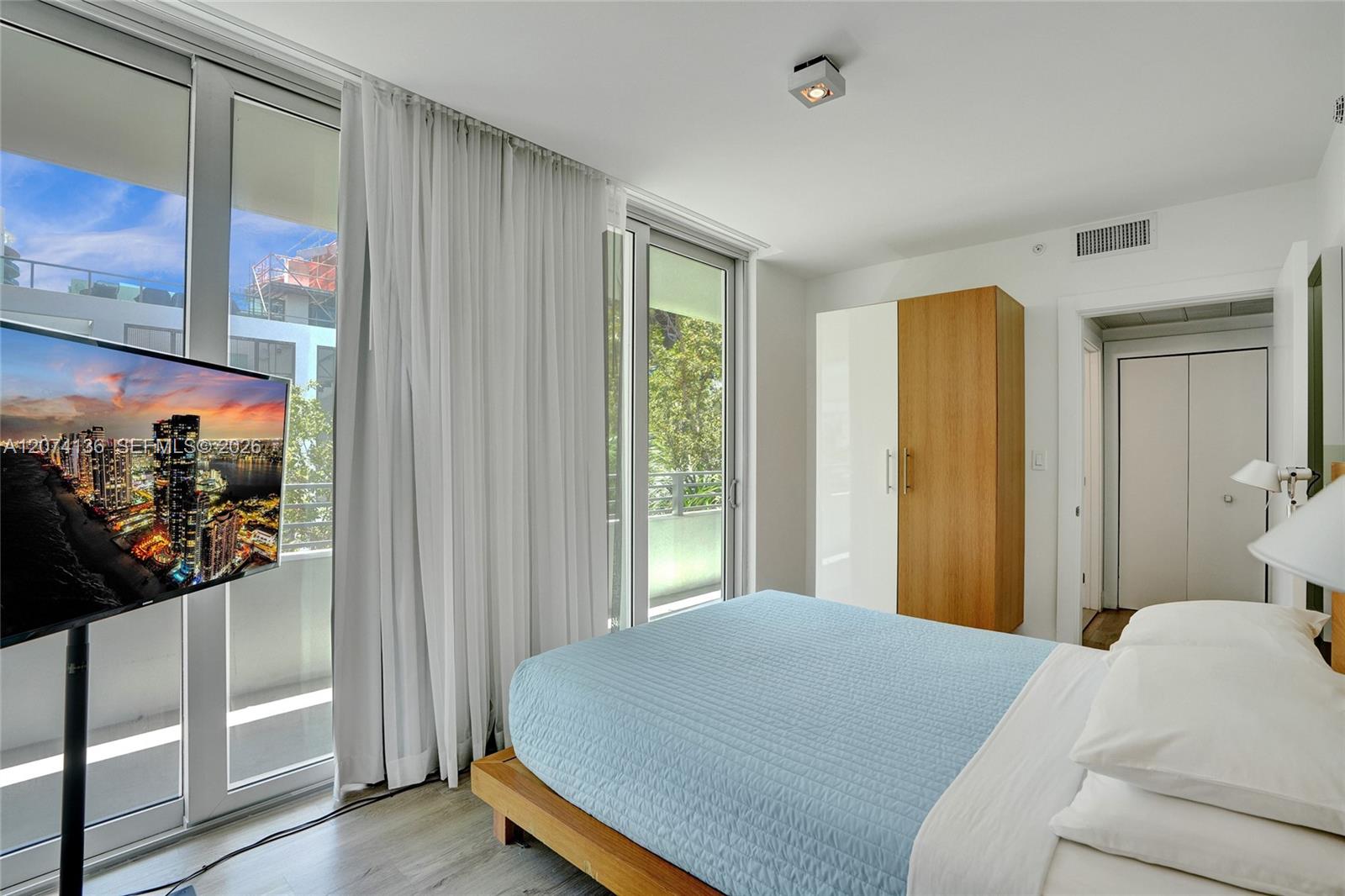 6080 Collins Ave # 520 — Photo 2