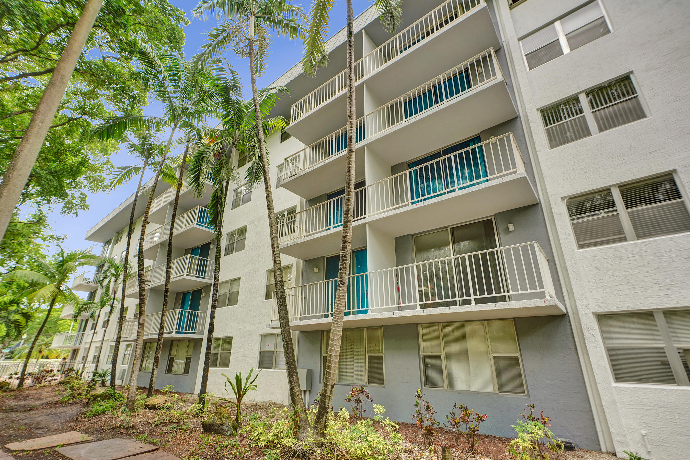1805 SANS SOUCI Boulevard # 421 — Photo 2