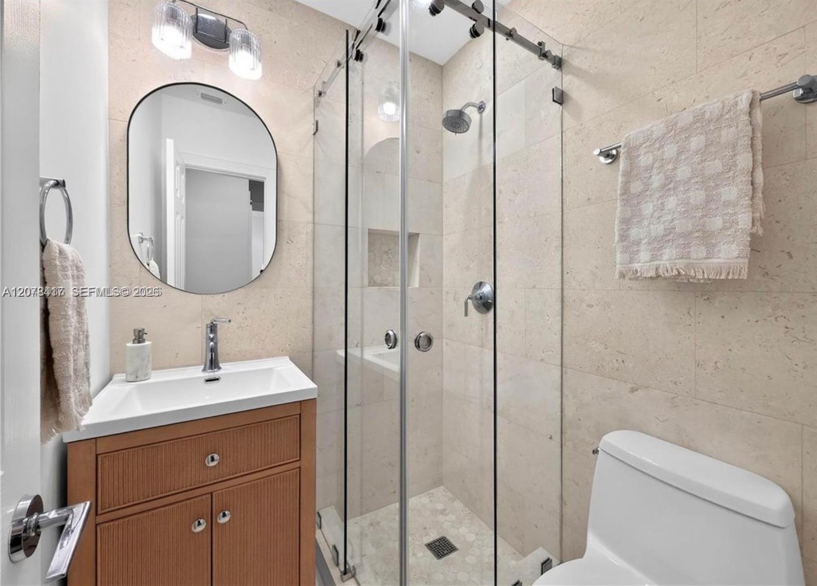 4943 Riviera Dr — Photo 3