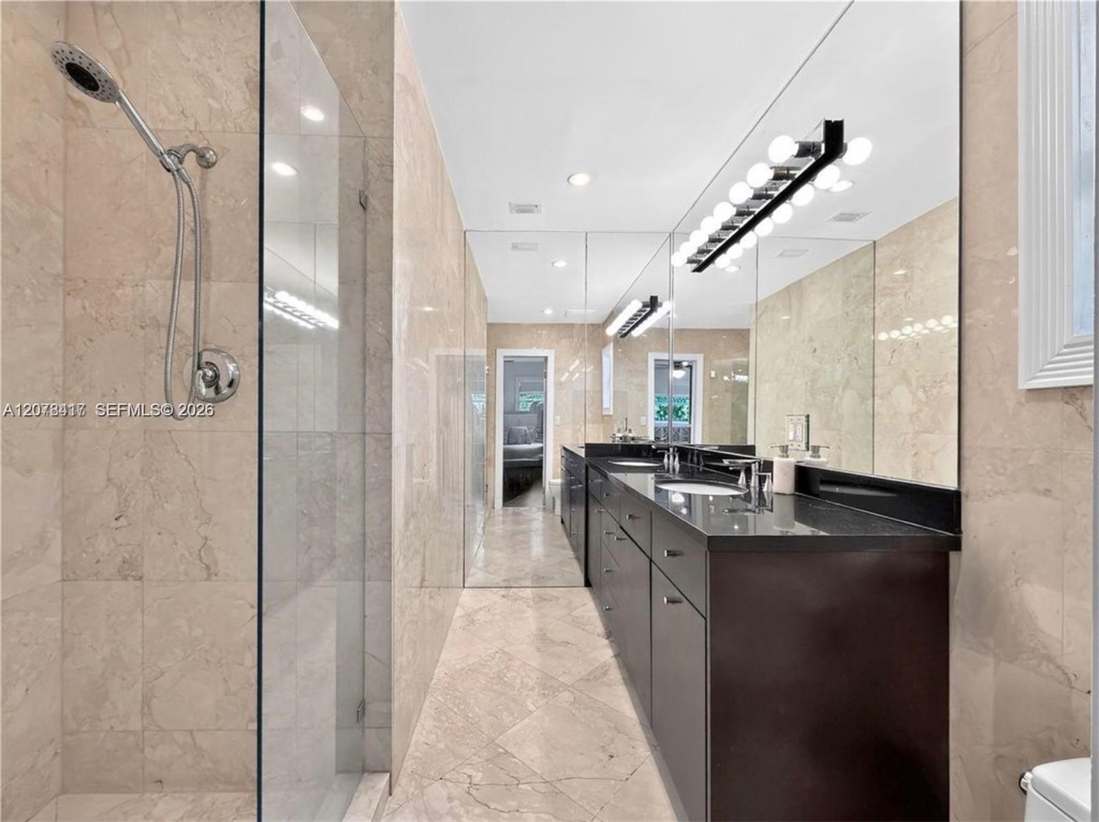 4943 Riviera Dr — Photo 4