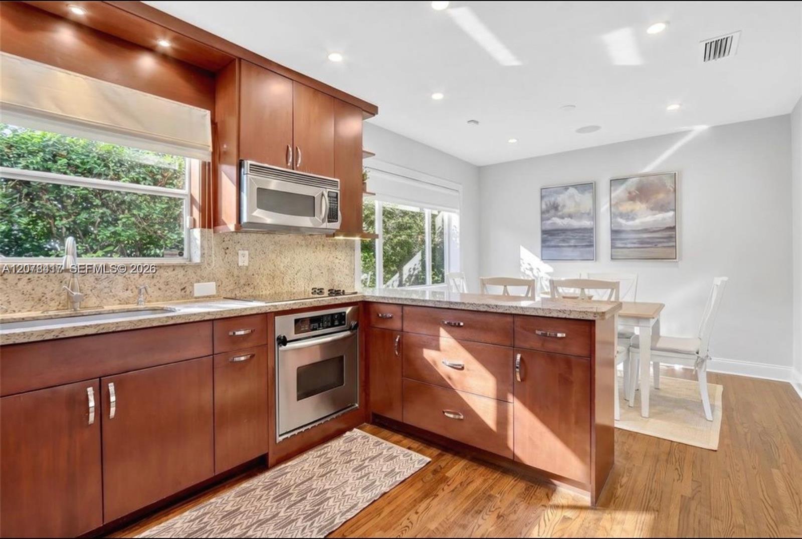 4943 Riviera Dr — Photo 5