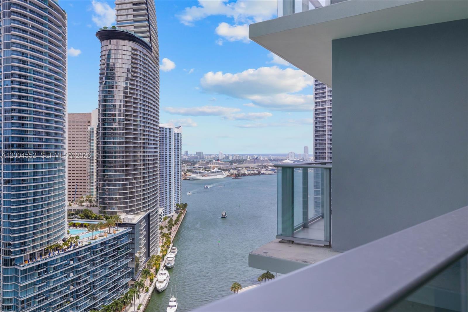 77 SE 5th St # 3205, Miami FL 33131