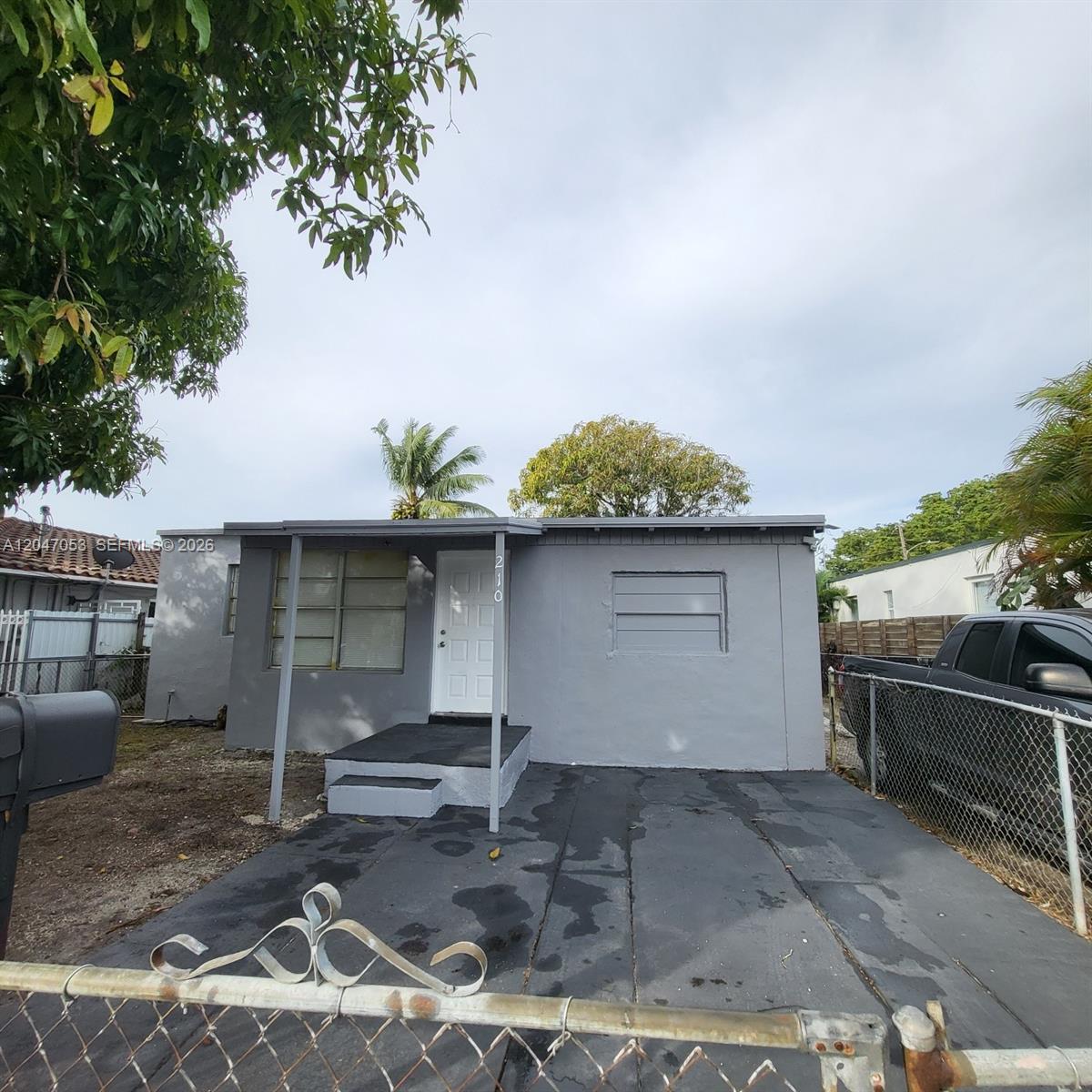 210 SW 30th Ave # 210, Miami FL 33135