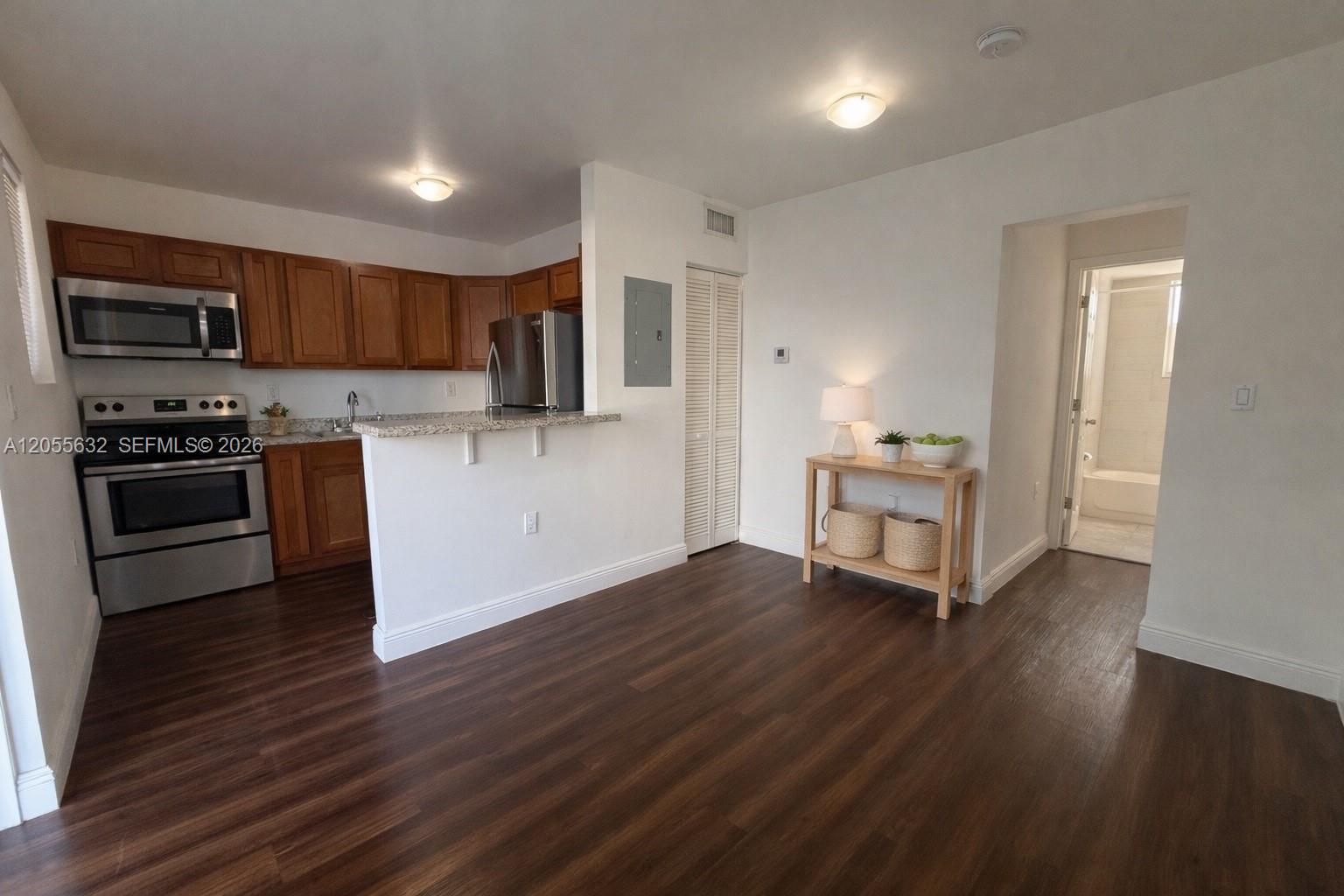 540 NW 7th St # 27, Miami FL 33136